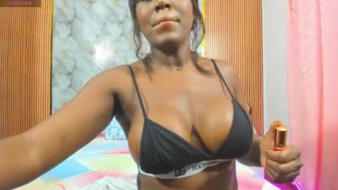 Snapshot of monicaroux chatting on 03/26/26, 02:55 online show from 03/26/26, 02:55
