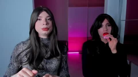 monicastark_ online show from 05/30/26, 07:22