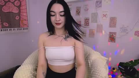 Snapshot of monicatess chatting on 10/14/25, 03:29 Monica online show from 10/14/25, 03:29