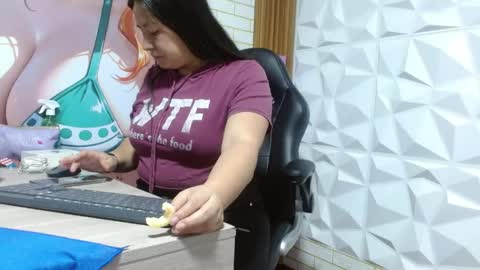 Snapshot of monickhotpri chatting on 05/23/26, 05:45 monickhotpri online show from 05/23/26, 05:45