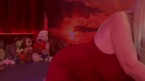 Snapshot of monicutex chatting on 01/16/25, 05:21 Monika    online show from 01/16/25, 05:21