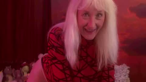 Monika    online show from 11/01/25, 02:46