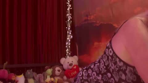 Snapshot of monicutex chatting on 04/12/26, 12:37 Monika online show from 04/12/26, 12:37