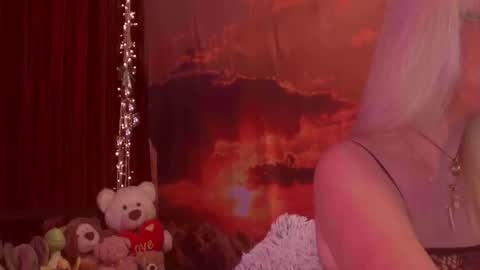 Snapshot of monicutex chatting on 05/01/26, 02:05 Monika online show from 05/01/26, 02:05