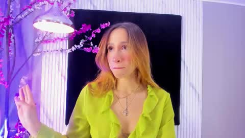 Snapshot of monik_fox_cr chatting on 11/16/25, 07:41 MONIK FOX online show from 11/16/25, 07:41