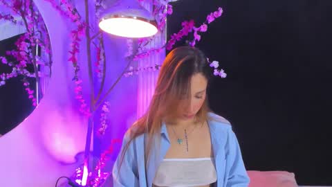 Snapshot of monik_fox_cr chatting on 11/29/25, 08:01 MONIK FOX online show from 11/29/25, 08:01