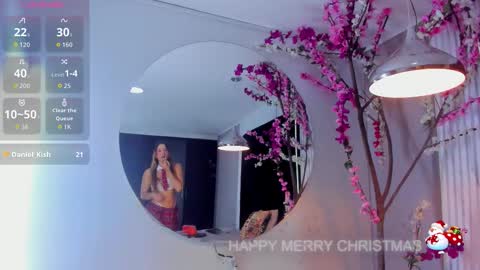 Snapshot of monik_fox_cr chatting on 12/15/25, 07:51 MONIK FOX online show from 12/15/25, 07:51