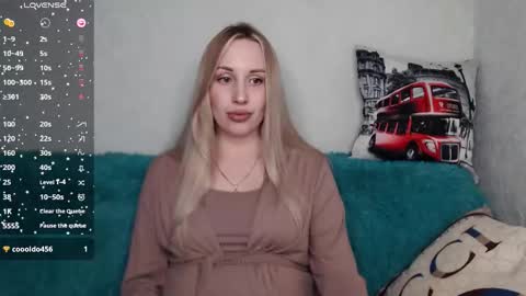 Monika online show from 09/28/25, 12:43