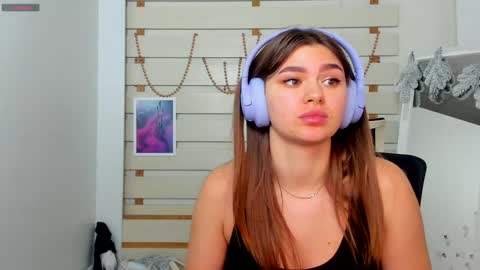 Snapshot of monika_youu chatting on 12/20/24, 04:57 Monika online show from 12/20/24, 04:57