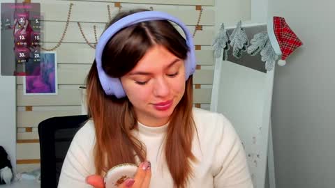 Snapshot of monika_youu chatting on 12/21/24, 08:18 Monika online show from 12/21/24, 08:18