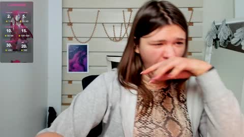 Snapshot of monika_youu chatting on 01/15/25, 04:54 Monika online show from 01/15/25, 04:54