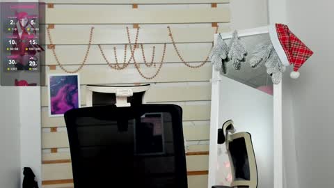 Snapshot of monika_youu chatting on 01/17/25, 02:07 Monika online show from 01/17/25, 02:07