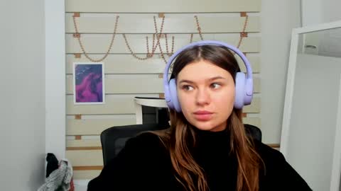 Snapshot of monika_youu chatting on 02/08/25, 01:44 Monika online show from 02/08/25, 01:44