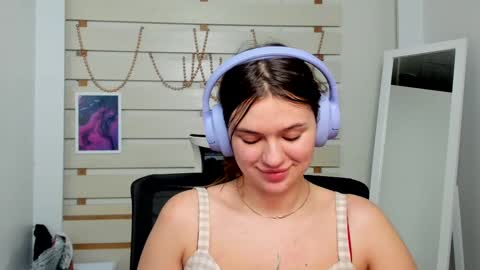 Snapshot of monika_youu chatting on 02/09/25, 04:07 Monika online show from 02/09/25, 04:07