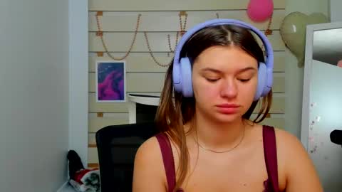 Snapshot of monika_youu chatting on 02/13/25, 01:26 Monika online show from 02/13/25, 01:26