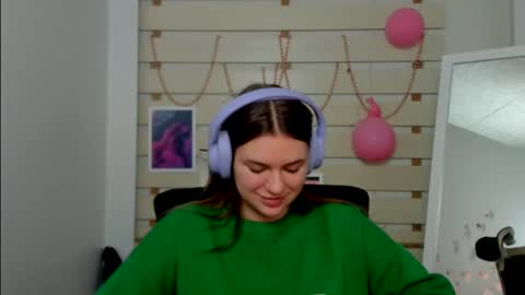 Snapshot of monika_youu chatting on 02/20/25, 04:46 Monika online show from 02/20/25, 04:46