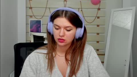 Snapshot of monika_youu chatting on 02/24/25, 05:20 Monika online show from 02/24/25, 05:20