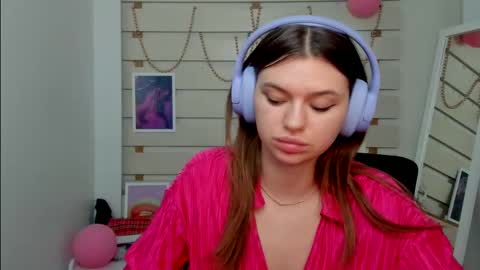 Snapshot of monika_youu chatting on 02/26/25, 05:17 Monika online show from 02/26/25, 05:17