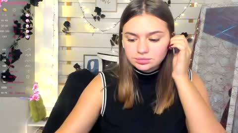 Snapshot of monika_youu chatting on 10/29/25, 01:35 Monika online show from 10/29/25, 01:35