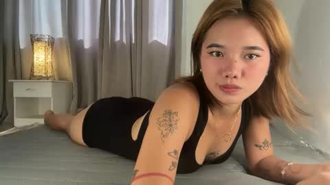 Snapshot of monikaisay chatting on 04/19/26, 06:46 isay online show from 04/19/26, 06:46