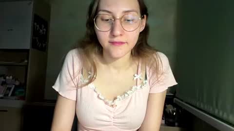 Mia online show from 07/01/26, 07:46