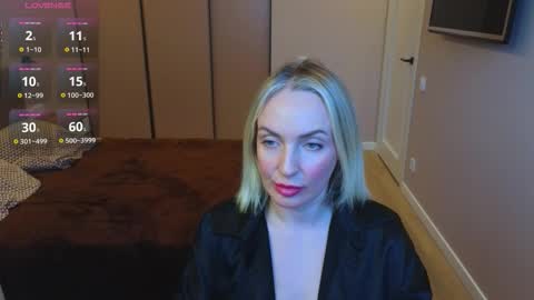 Snapshot of monikfoxy chatting on 02/17/26, 04:53 Monik online show from 02/17/26, 04:53