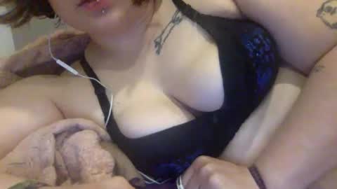 Snapshot of moniqueisalovergirl chatting on 06/08/26, 10:43 moniqueisalovergirl online show from 06/08/26, 10:43