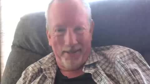 Snapshot of monkeedance chatting on 10/12/25, 08:30 Monkee Dance online show from 10/12/25, 08:30