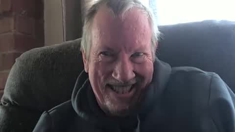 Snapshot of monkeedance chatting on 11/30/25, 07:29 Monkee Dance online show from 11/30/25, 07:29