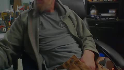 Snapshot of monkeypants0 chatting on 09/25/25, 06:00 monkeypants0 online show from 09/25/25, 06:00