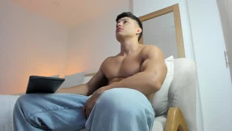 Snapshot of monkeys_pug chatting on 04/27/26, 01:47 jalejoc online show from 04/27/26, 01:47