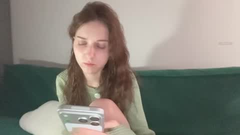 Snapshot of monnymoonn chatting on 06/21/26, 08:22 Mary online show from 06/21/26, 08:22