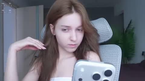 Snapshot of monnymoonn chatting on 07/30/26, 05:39 Mary online show from 07/30/26, 05:39