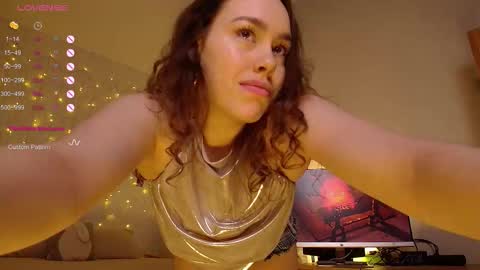 Snapshot of monroe_linger chatting on 02/21/26, 06:36 Monroe Please dont forger to follow me online show from 02/21/26, 06:36