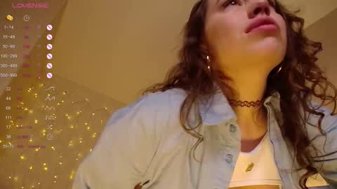 Snapshot of monroe_linger chatting on 02/25/26, 01:43 Monroe Please dont forger to follow me online show from 02/25/26, 01:43