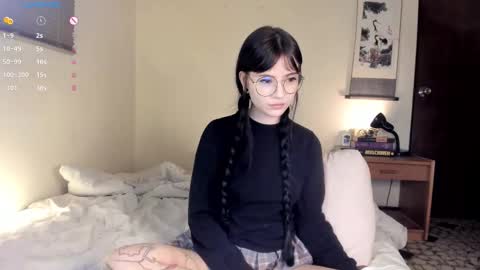 Snapshot of monserrat_gil chatting on 03/08/26, 02:59 Monserrat Gil onlyfans online show from 03/08/26, 02:59