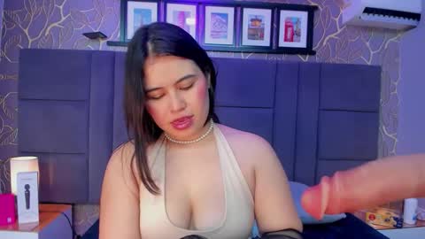   online show from 12/14/25, 04:18