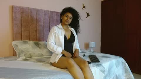 Snapshot of monserratjhonson chatting on 06/01/26, 07:15 monserratjhonson online show from 06/01/26, 07:15