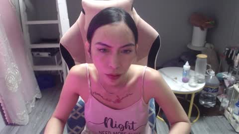 ELYSE A SIMPLE GIRL online show from 10/28/25, 09:57
