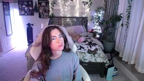 Lydia Mooney online show from 01/03/25, 01:27