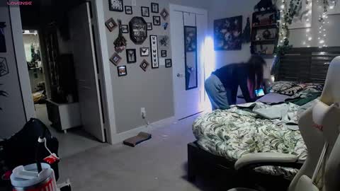 Lydia Mooney online show from 01/24/25, 02:28