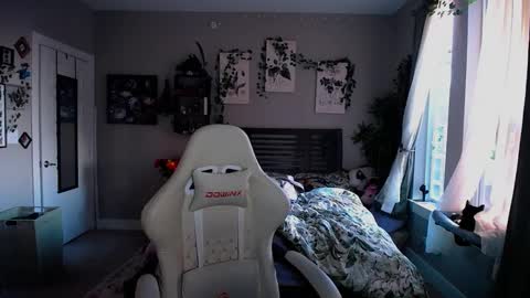 Lydia Mooney online show from 02/20/25, 12:08