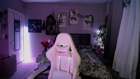 Lydia Mooney online show from 02/20/25, 03:12