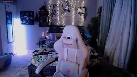 Lydia Mooney online show from 03/07/25, 02:15