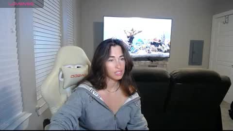 Lydia Mooney online show from 10/22/25, 01:28