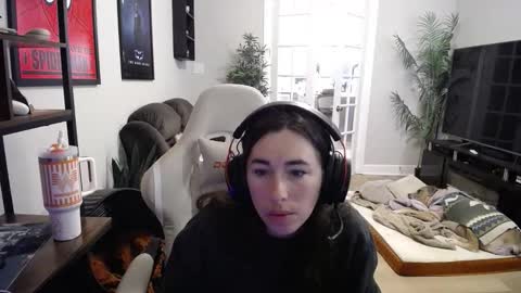 Lydia Mooney online show from 12/02/25, 01:00