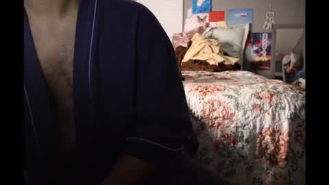 Snapshot of monteiln313 chatting on 11/16/25, 04:18 Esposa 1 online show from 11/16/25, 04:18