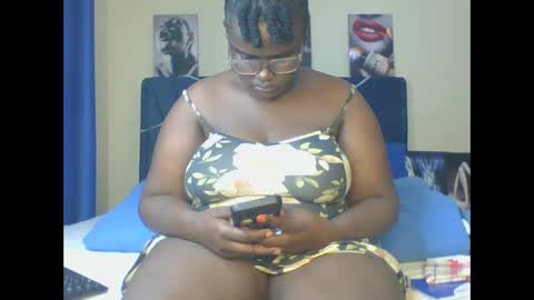 Snapshot of montel22 chatting on 03/11/25, 04:40 montel22 online show from 03/11/25, 04:40