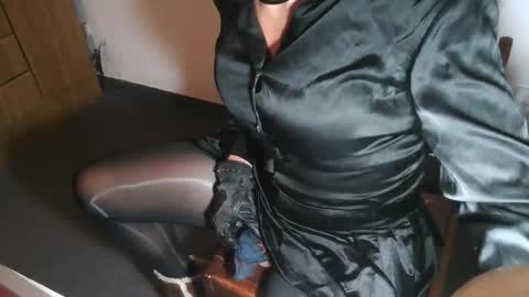 Snapshot of montero81 chatting on 04/20/26, 03:09 Sabrina online show from 04/20/26, 03:09