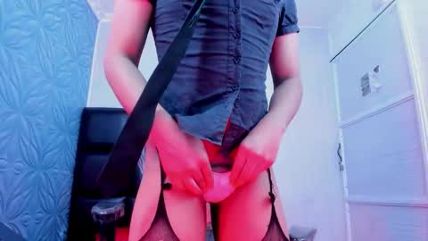 monthiee online show from 09/09/25, 01:38